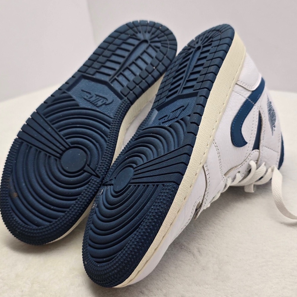 Jordan Air Jordan 1 Mid Midnight Navy White Streetwear Kids Sneaker 4Y - Picture 9 of 12